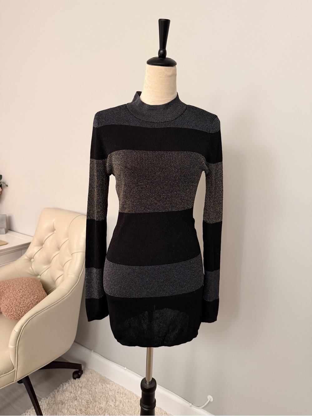 Medium. WHBM “sweater”. Not thick